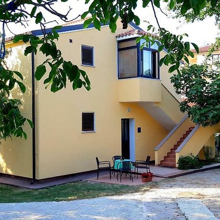 Vesna Apartment بولا المظهر الخارجي الصورة