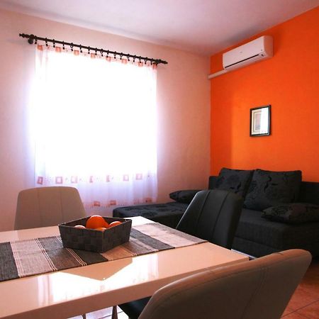 Vesna Apartment بولا المظهر الخارجي الصورة