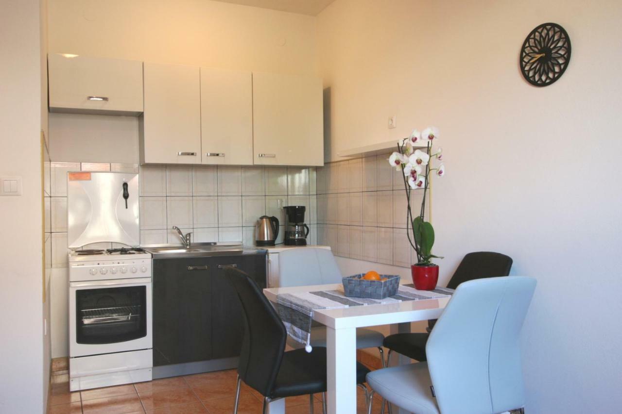 Vesna Apartment بولا المظهر الخارجي الصورة