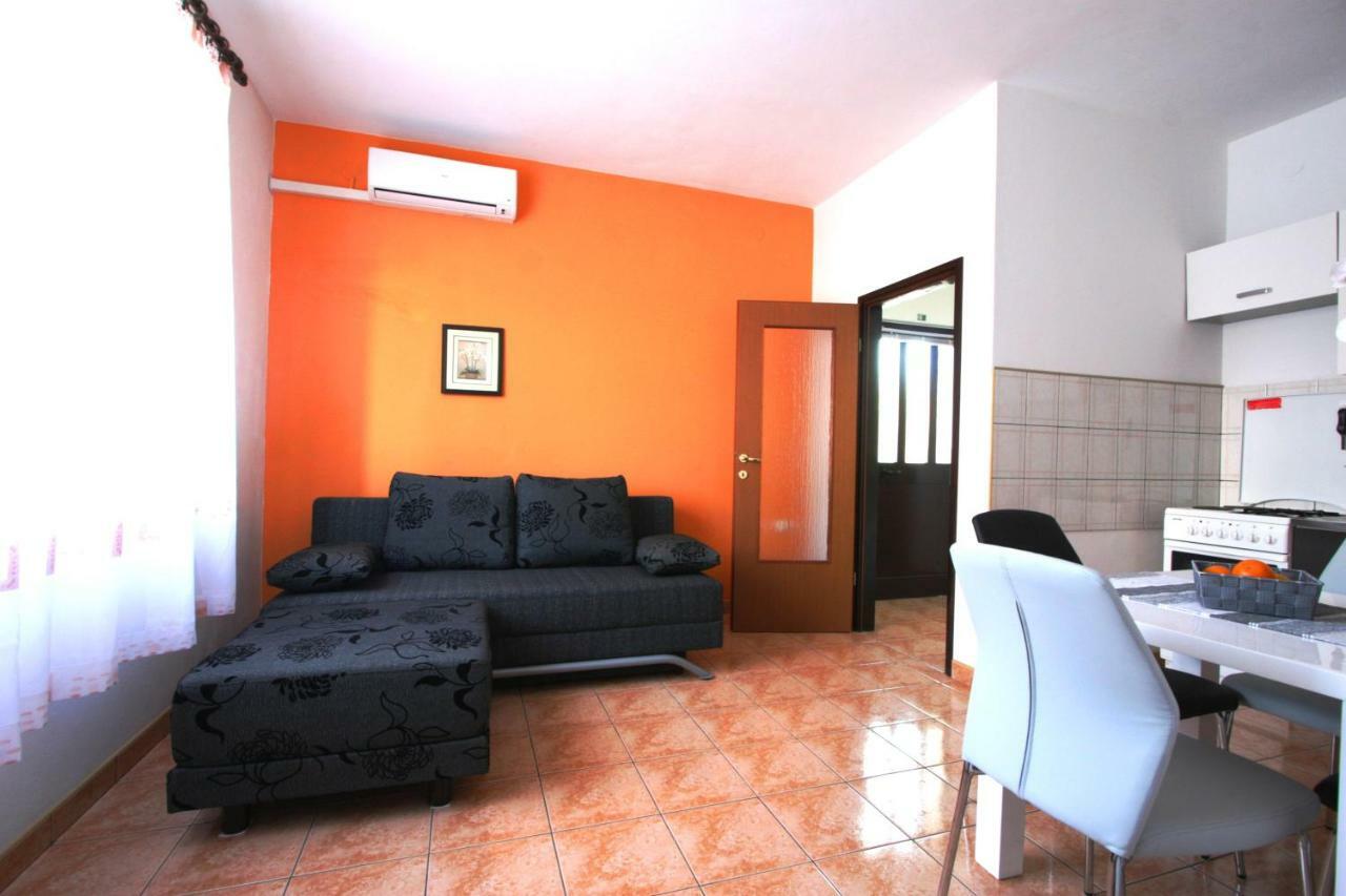 Vesna Apartment بولا المظهر الخارجي الصورة